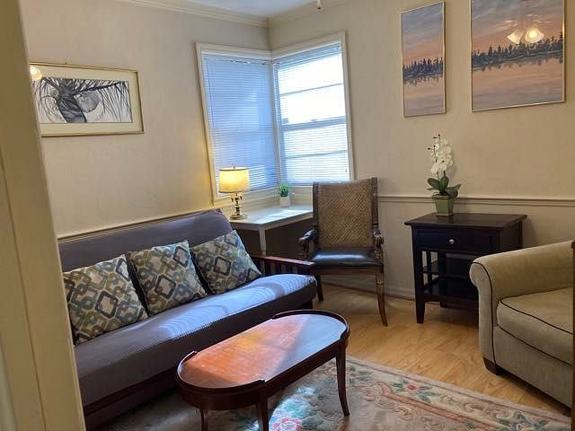 Bedroom 3 with futon and writing desk