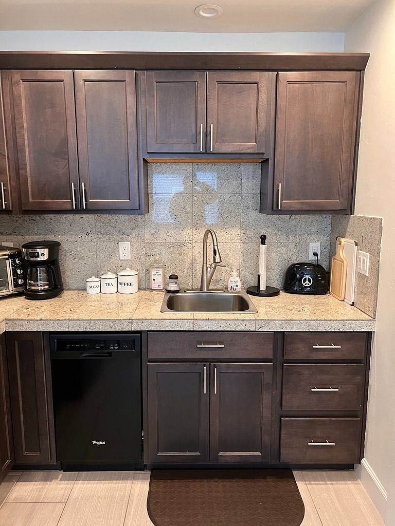 Furnished Finder property 361791_1 photo 11