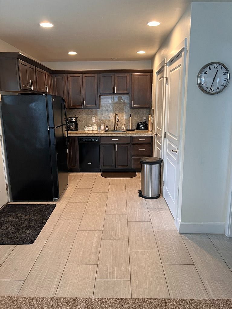 Furnished Finder property 361791_1 photo 10
