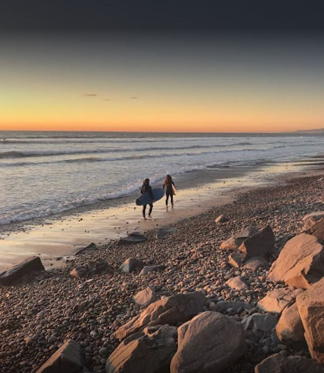 walk from home to beach, 2 blocks to Ponto Beach