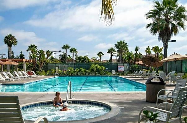fantastic hot jacuzzi year round