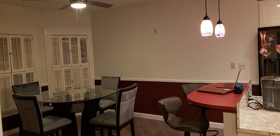Eat-in, dining area