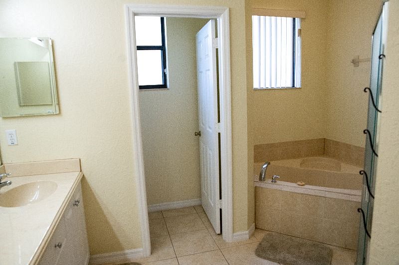 Furnished Finder property 362397_1 photo 10