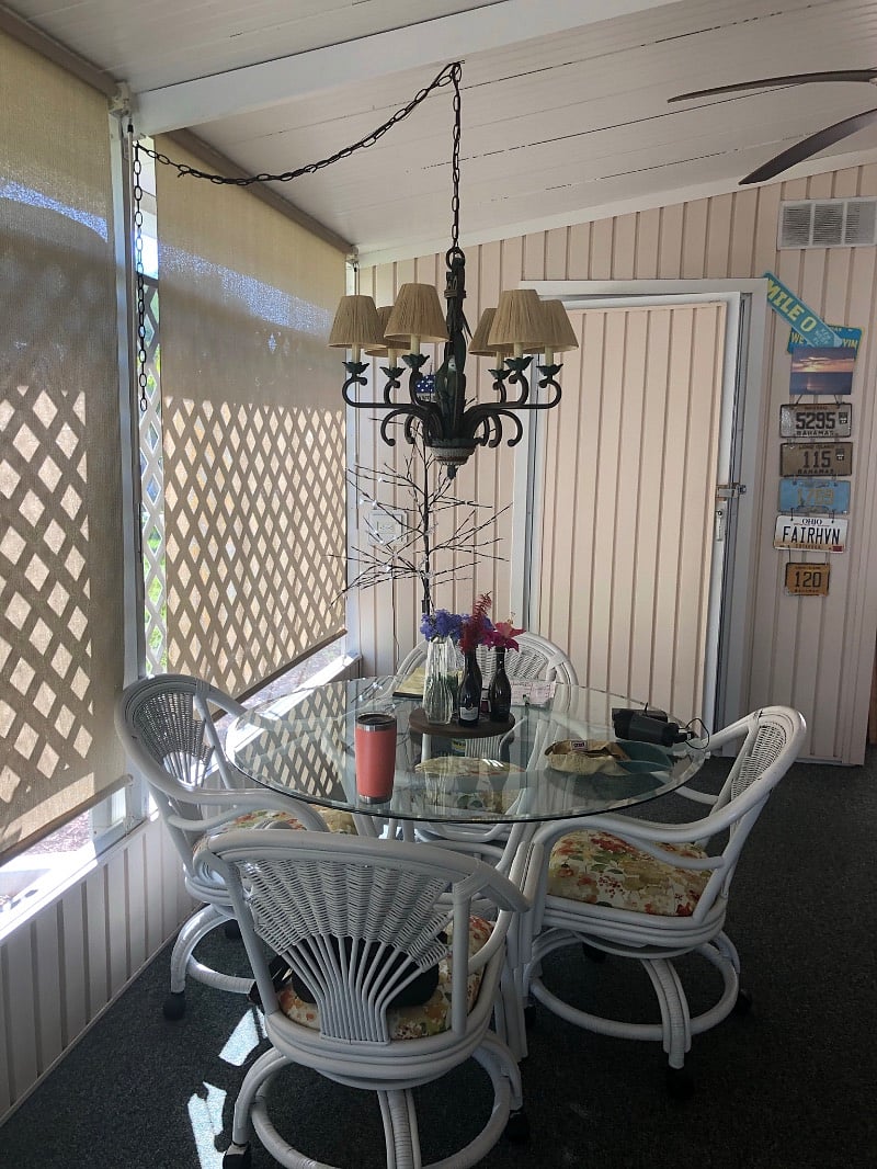 lanai dining