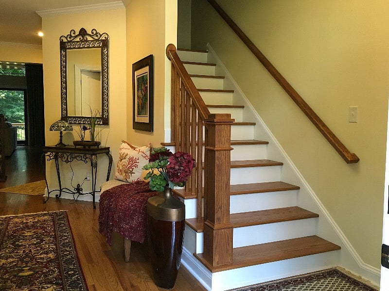 Up the stairs to your Private, 962 square foot, Clean and Comfortable space.