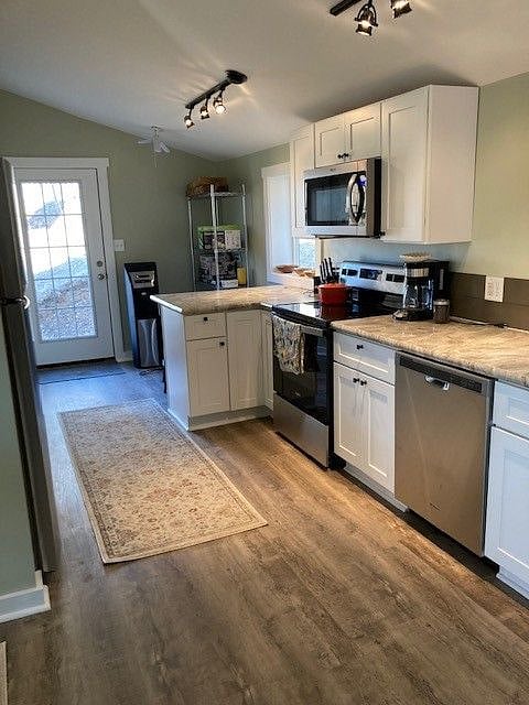 Furnished Finder property 362762_1 photo 3