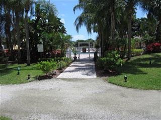 Second pool entrance