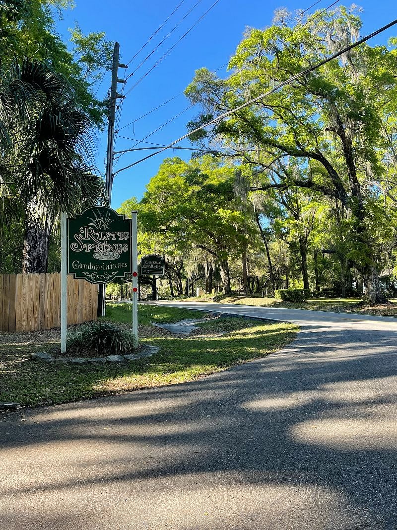 Neighborhood entrance