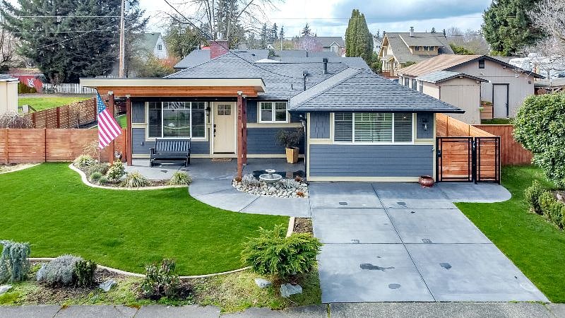 3 bedroom, 1 office, 2 baths, Rambler.