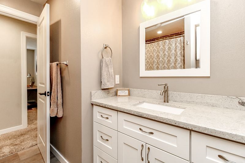 2nd bathroom