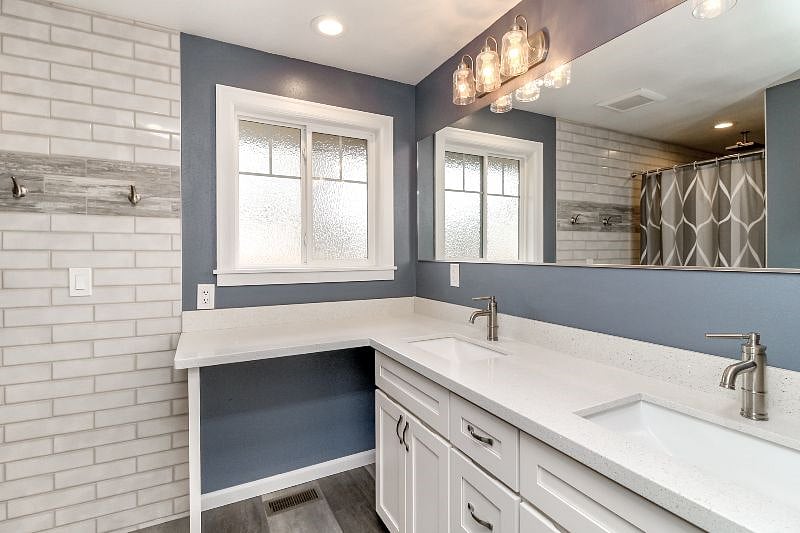 Primary en-suite