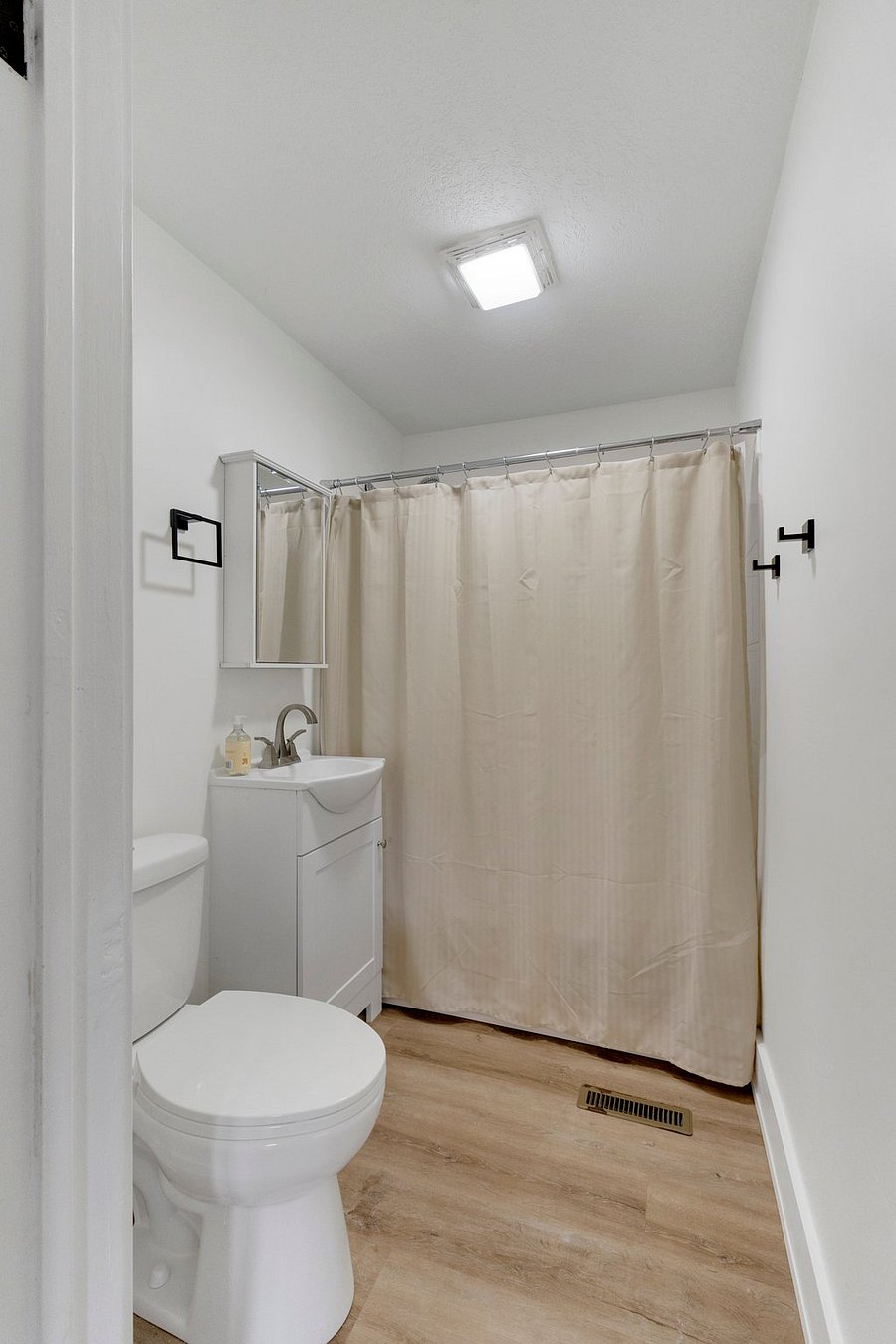 Furnished Finder property 363605_1 photo 12