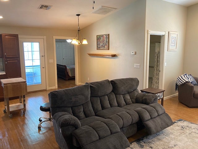 Furnished Finder property 364046_1 photo 3