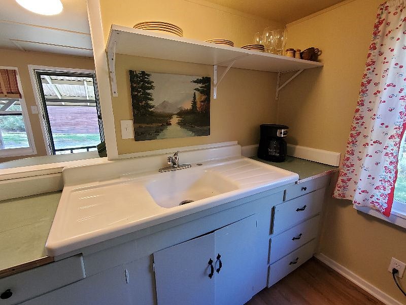 Vintage drainboard sink