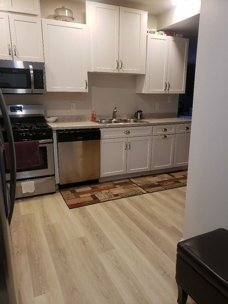 Full kitchen, including dishwasher 