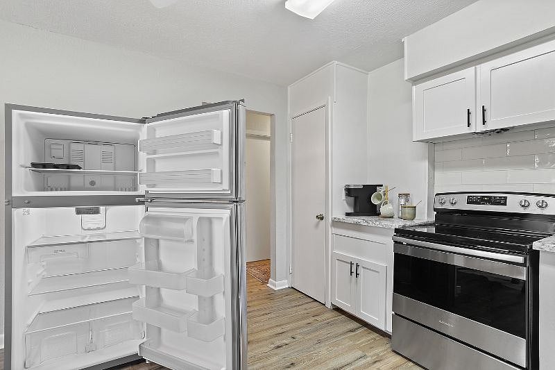 Furnished Finder property 364251_1 photo 24