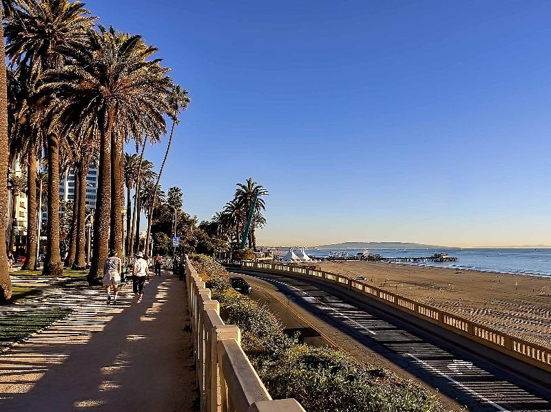 enjoy beautiful walks and beautiful views within 5 minutes