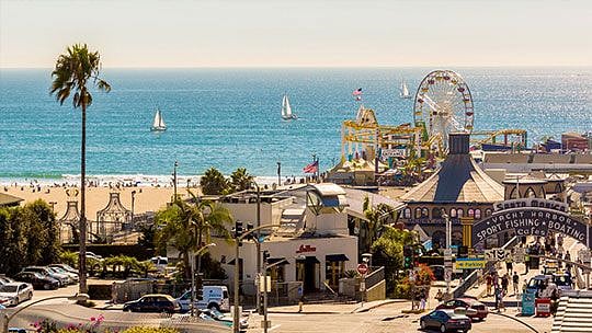 Located just a 10 minute walk from the Santa Monica boardwalk and pier