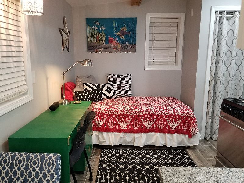 Private entry Studio