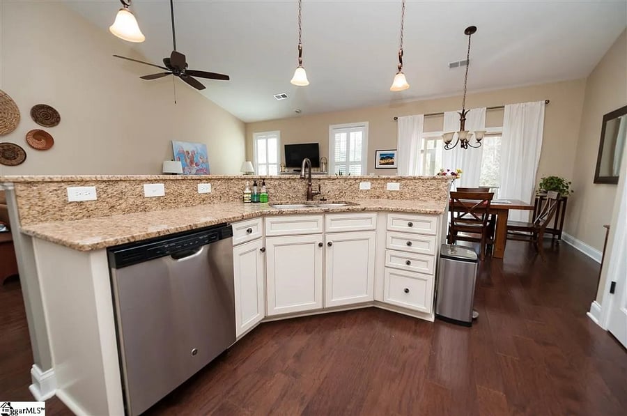 Furnished Finder property 364501_1 photo 9