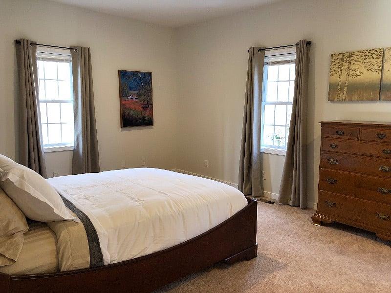 Queen size bed with memory foam mattress.