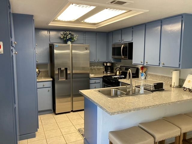 Fully equipped and stocked kitchen. Gas stove and oven. Dishwasher and microwave. Coffee maker. Fridge is spacious.