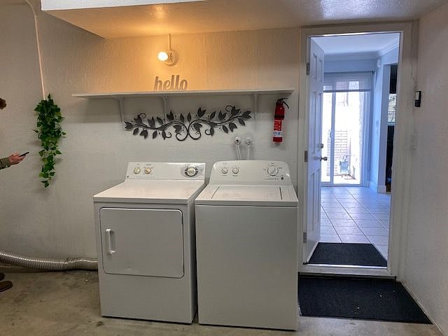 In unit washer and dryer.