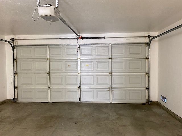 2 car garage that is shared between the 3 housemates