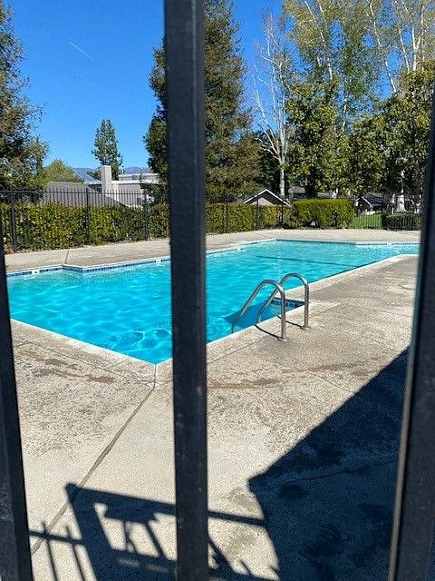 Pool that is in the complex. Access key is available with the rental.