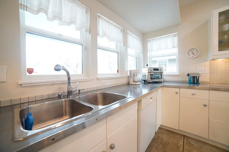 Coffee maker and air fryer toaster oven. Beautiful fenced backyard to look at and enjoy .