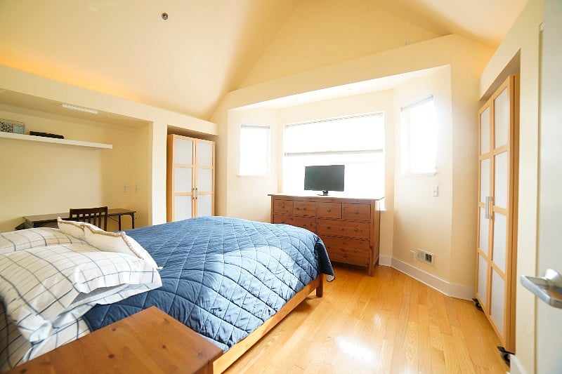 full size bed, desk for work and plenty of storage !