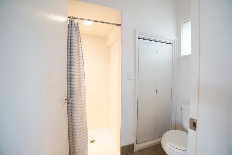 Walk in shower and toilet on mainfloor