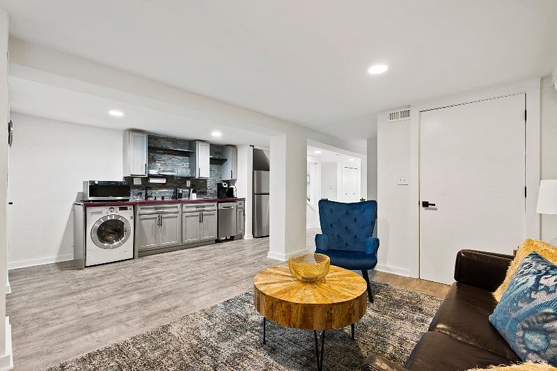 Furnished Finder property 365036_1 photo 8