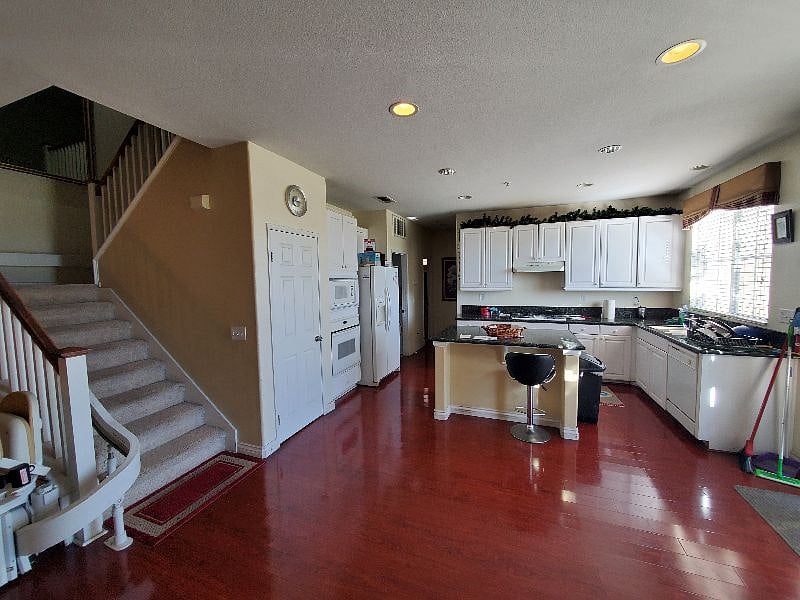 Furnished Finder property 365043_1 photo 12