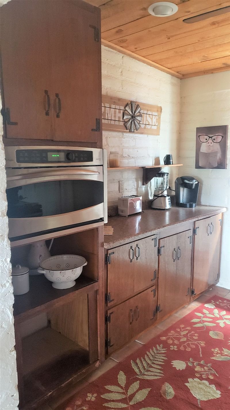 Kitchen Microwave/Convection Oven and counter space