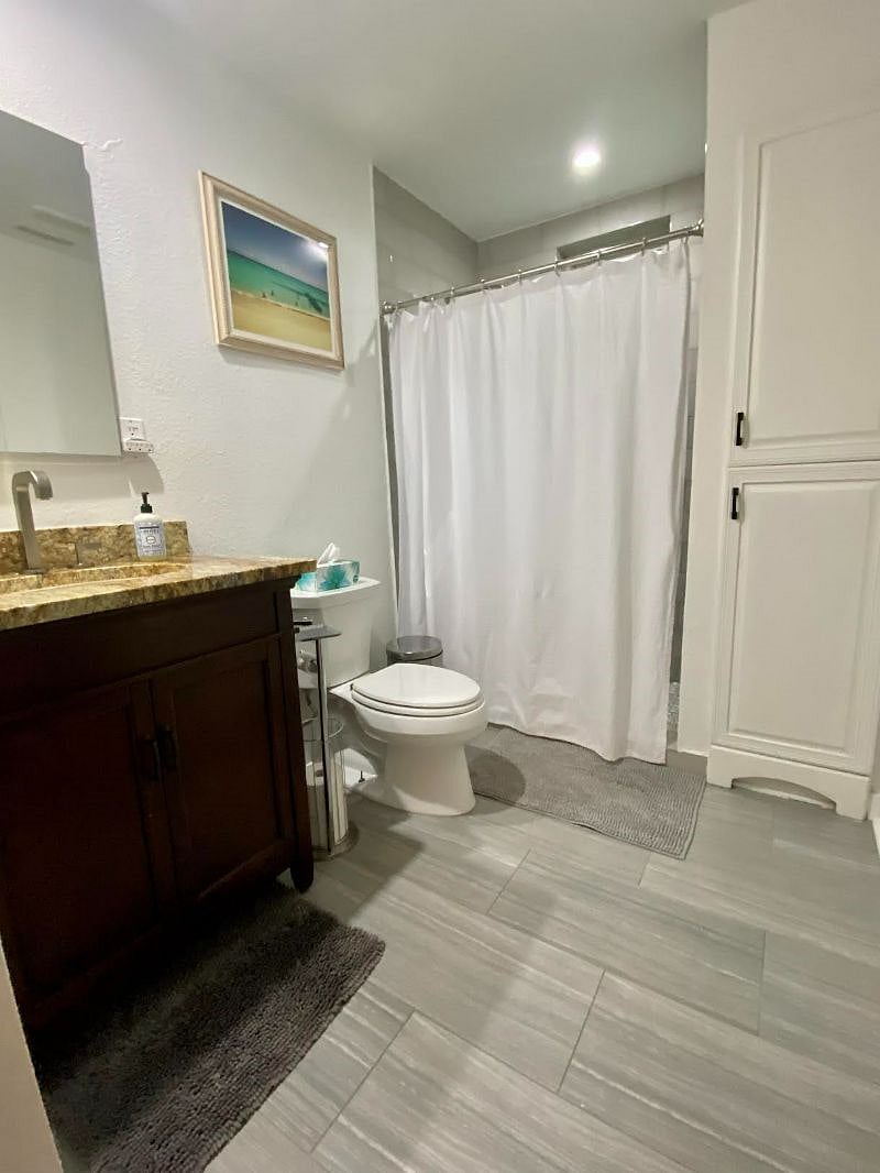 Attached Master Bathroom