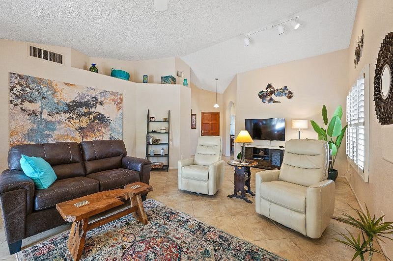 Furnished Finder property 365313_1 photo 7