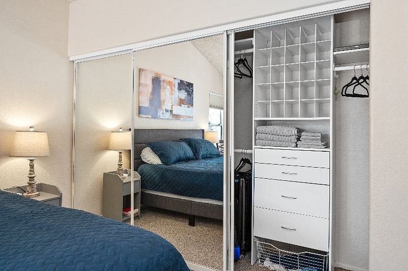 Master closet with built-ins