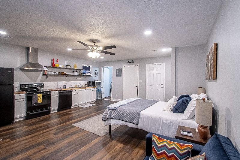 Furnished Finder property 365324_1 photo 8
