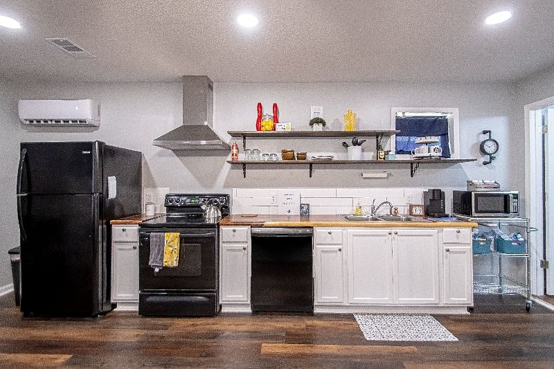 Full size appliances to prepare your favorite meals.