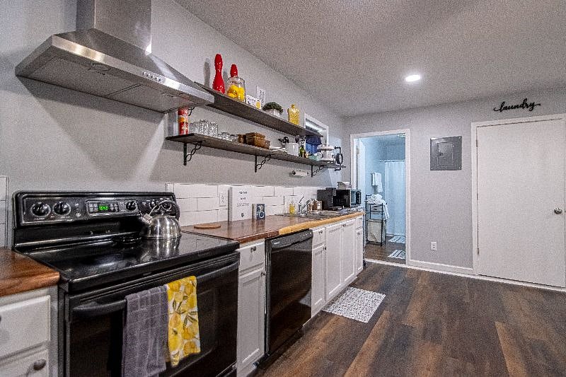 Furnished Finder property 365324_1 photo 11