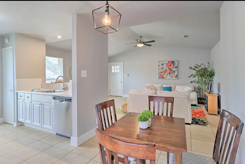 Furnished Finder property 365470_1 photo 1