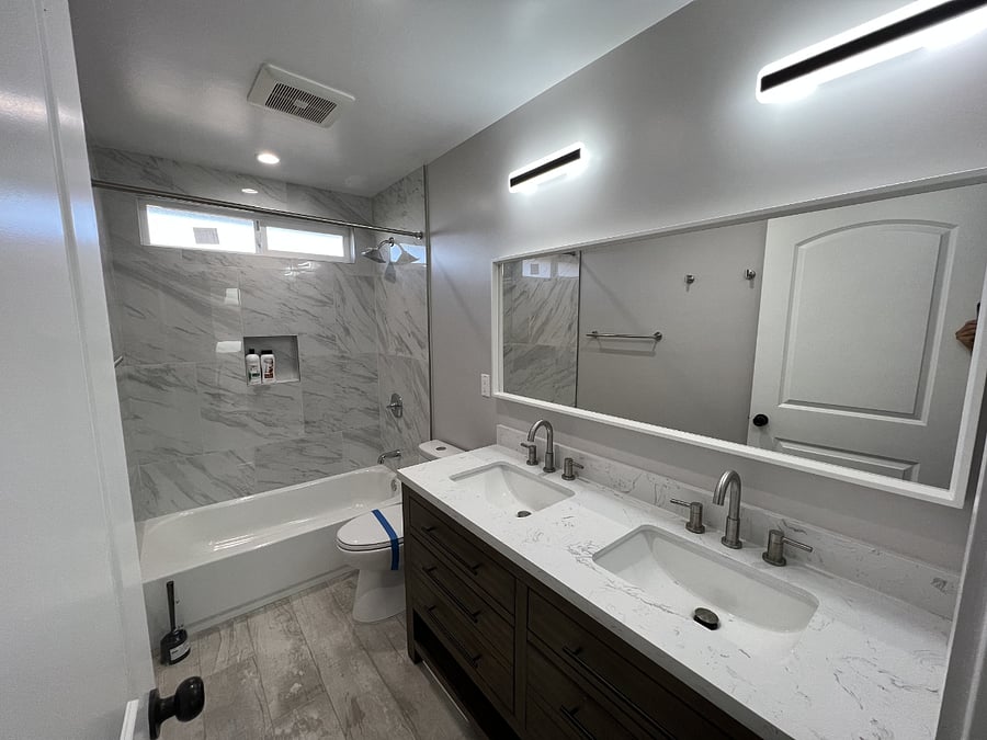 Hallway - bathroom