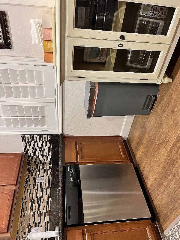 Furnished Finder property 365752_2 photo 3