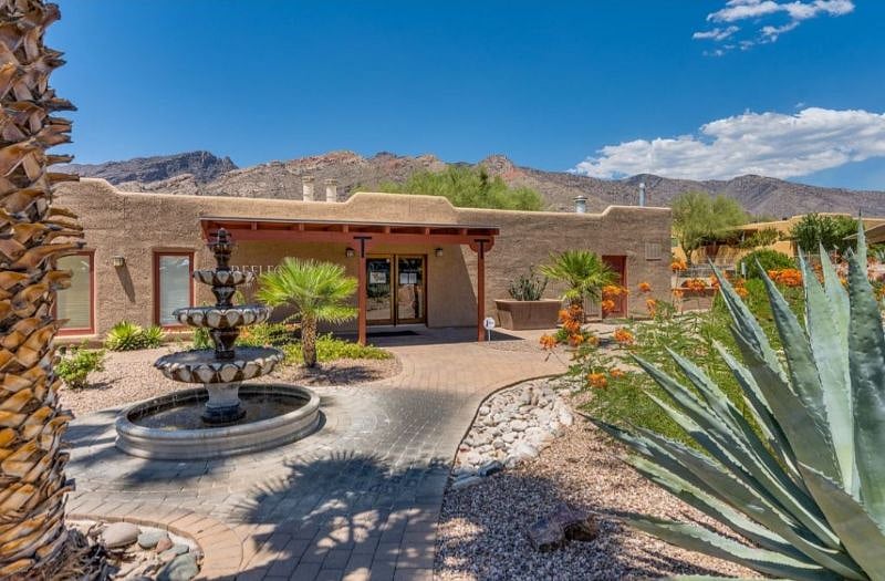 The Reflections in the Catalinas is a highly sought-after community in the Catalina Foothills. Visitors return annually to relish the stunning location and the safety of this charming neighborhood.