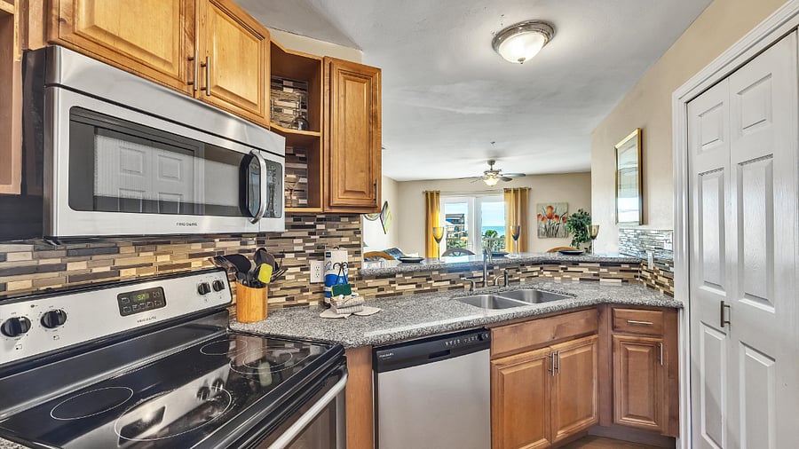 Furnished Finder property 365851_16 photo 6