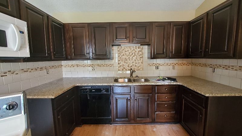 Furnished Finder property 366036_1 photo 15