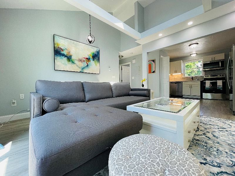 Furnished Finder property 366093_4 photo 8