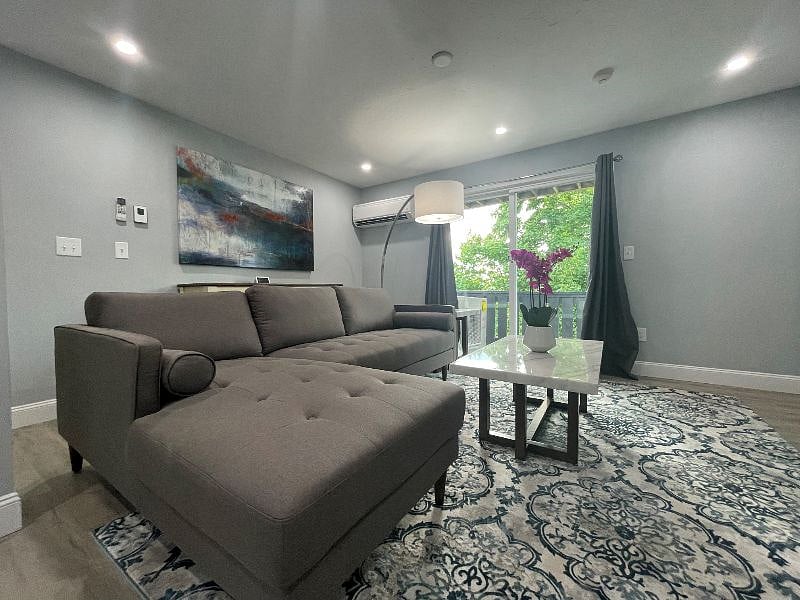Furnished Finder property 366093_5 photo 17