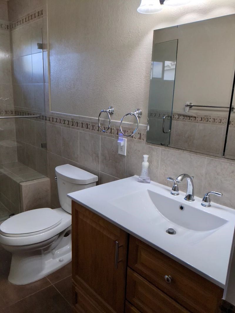 #2 Bathroom across from #2 bedroom